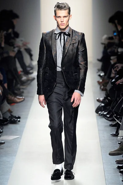 Look 35